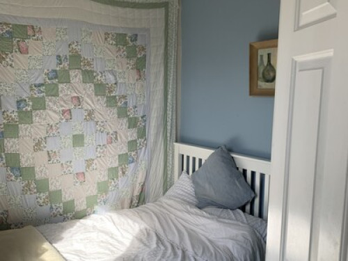 Airy attic room with posh bathroom - Gallery - 15