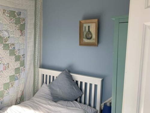 Airy attic room with posh bathroom - Gallery - 5