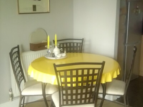 Large single bedroom London Croydo