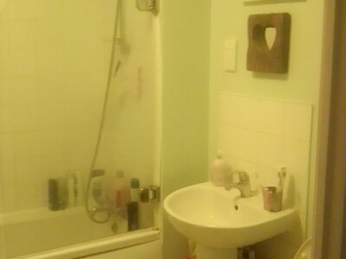 Large single bedroom London Croydo