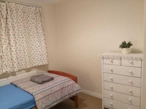 large-single-room-edinburgh-146190667320240815044607AM