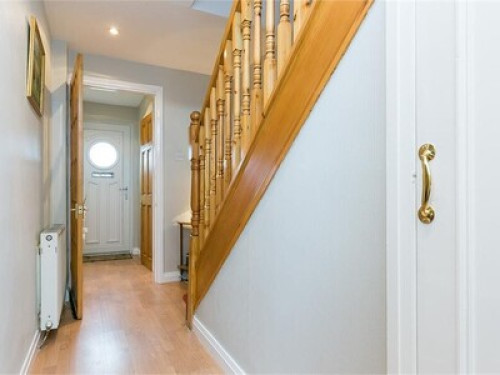 large-single-room-edinburgh-175028757520240815044603AM