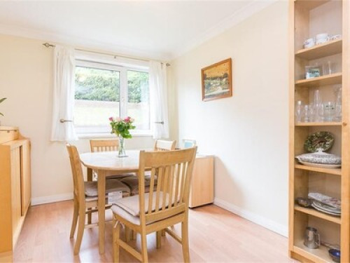 large-single-room-edinburgh-97886892420240815044603AM