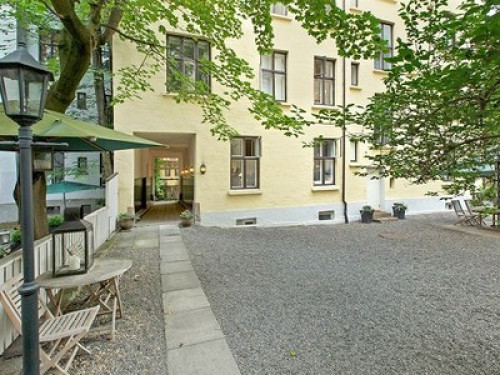 Room in upscale area near of Oslo