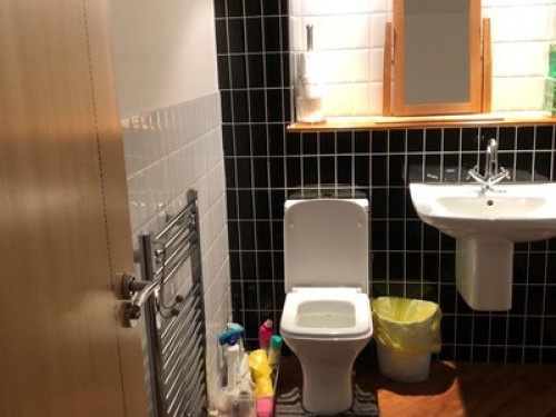 spacious-room-with-private-bathroom-birmingham-213092687620240815062742AM