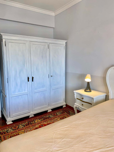 Spacious room in Odivelas, 20min from Lisbon (women only)