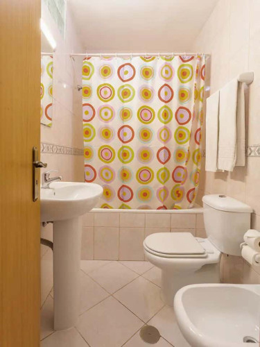 Room for rent in São João da Madeira - Room 205 - Gallery - 10