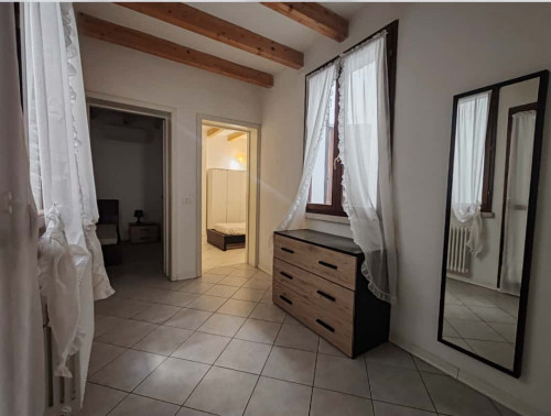 Quadrilocale via Emilia Santo Stefano 56, Centro Storico, Reggio Emilia