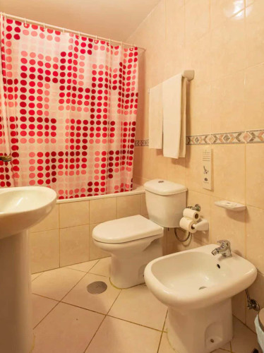 Room for rent in São João da Madeira - Room 204