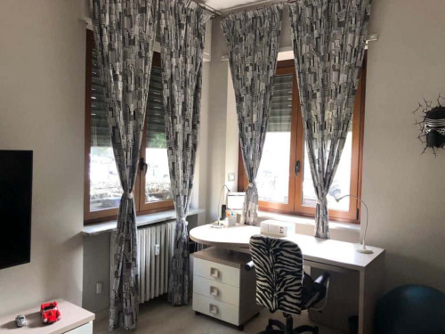 Stanza 2 in Via Cellini