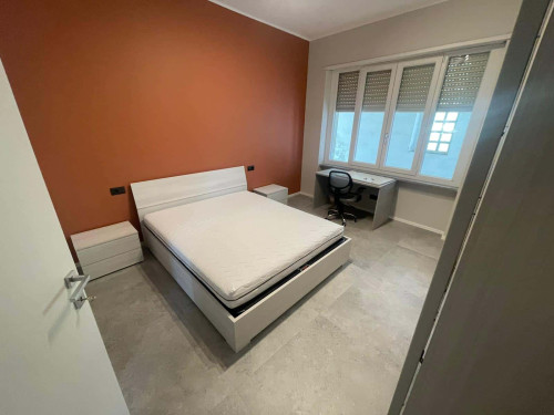 Stanza 1 in Via Puccini