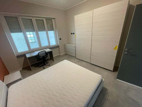 Stanza 1 in Via Puccini