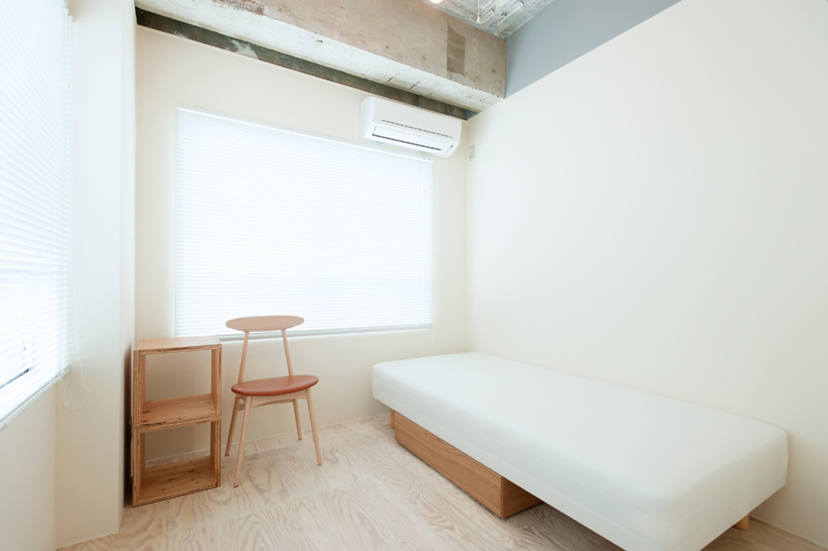 "dix" 304(Full Room) - 1