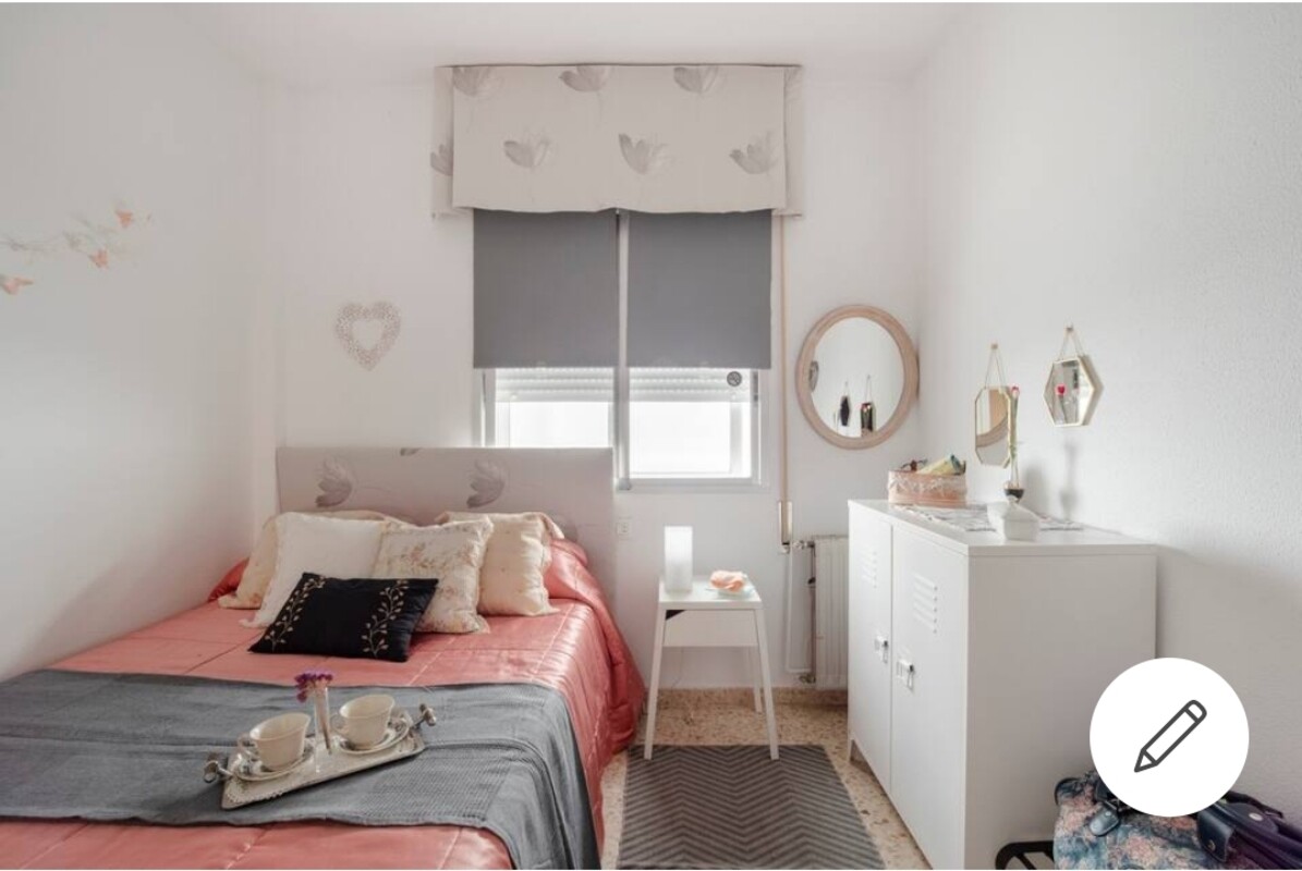 Room With Lock.Double Bed.Pool.Beach And Center Nearby.(Single Bed) - 1