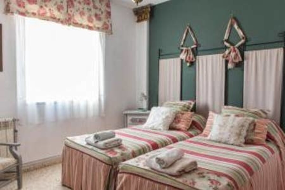 Lockable Room. Two Or Three Beds. Pool. Beach And Center Very Close.(Single Bed) - 1