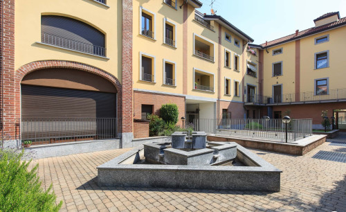 TRILOCALE CON BOX