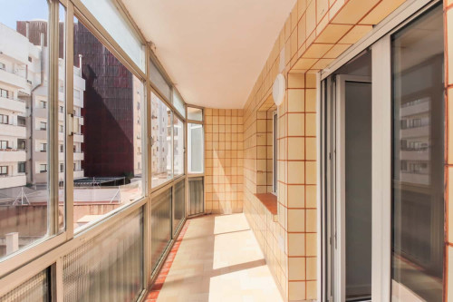 H1 - Av. President Companys 28, Es 1, 3º puerta 2 - (5H2B), AG, R