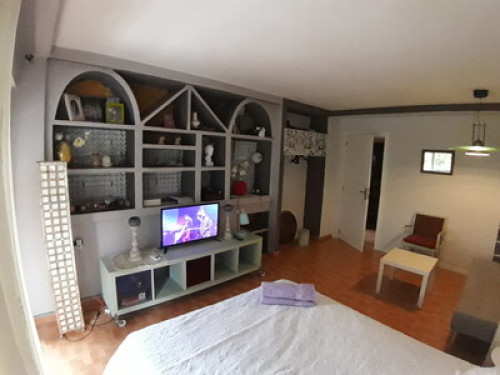 EVE Rooms, center