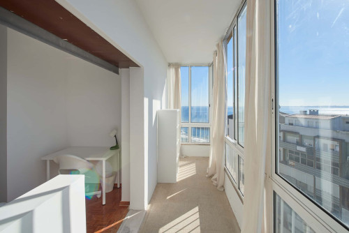 Comfortable bedroom in a 5-bedroom apartment in Cacilhas - Room 5