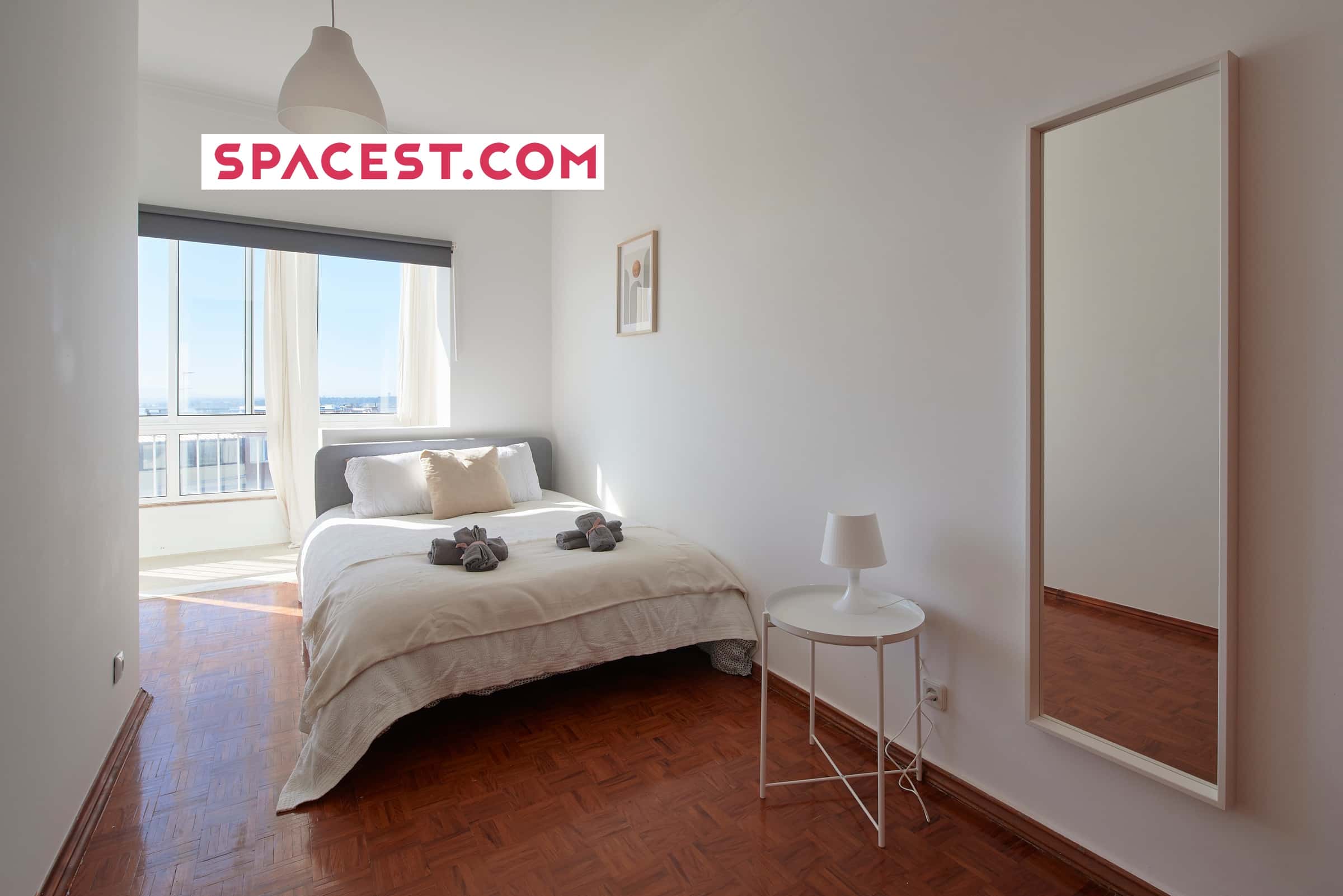 Comfortable Bedroom In A 5-Bedroom Apartment In Cacilhas - Room 5 - 1