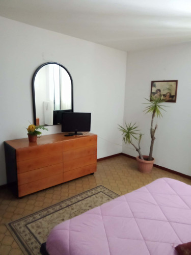 Room in Via Val di Fassa, San Benedetto del Tronto for 70 m² with 2 bedrooms