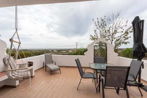 Superb studio w/ patio in Faro