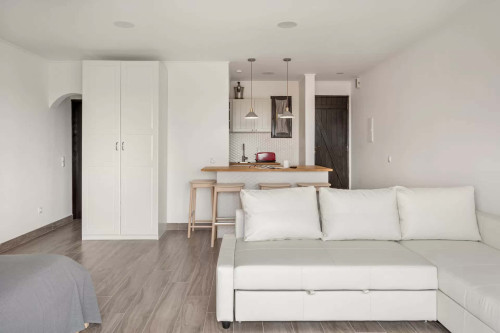 Superb studio w/ patio in Faro