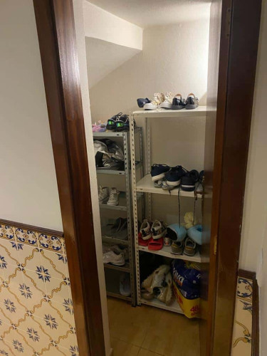 Charming and spacious 3 bedroom home (pets allowed)
