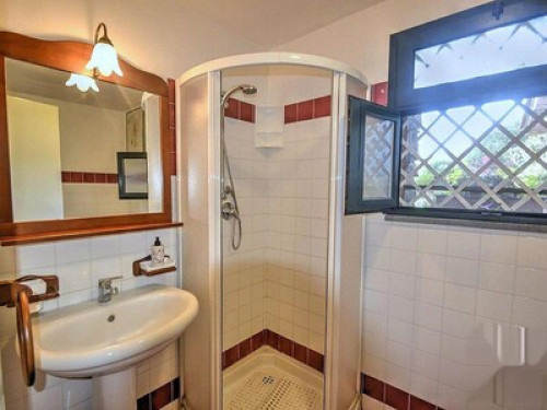 Close to the sea Villa with garden - Gallery - 34
