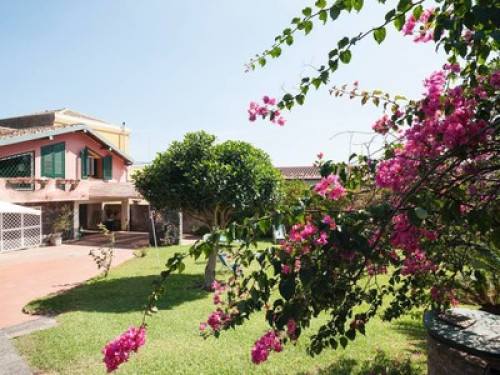 Close to the sea Villa with garden - Gallery - 37