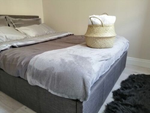 Guest house, ensuite, room
