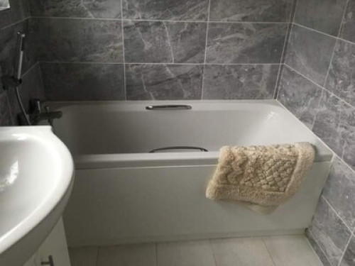cosy-twin-bedroom-manchester-153023502720240820052053AM