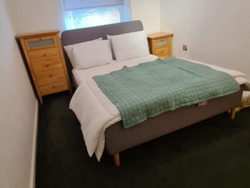 friendly-modern-homestay-liverpool-179897985320240820052241AM