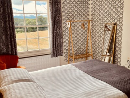 beautiful-suite-in-farmhouse-birmingham-119043833320240821043510AM