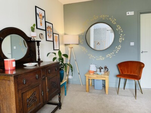 beautiful-suite-in-farmhouse-birmingham-150451286320240821043503AM