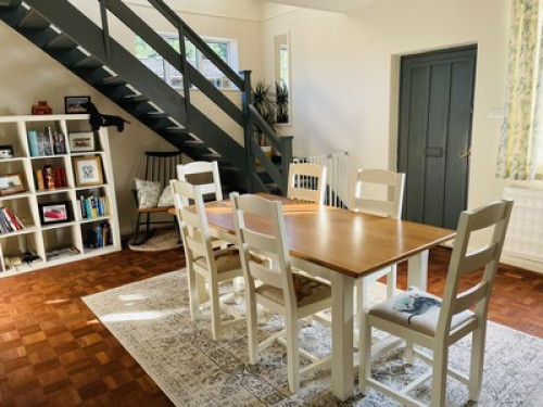 beautiful-suite-in-farmhouse-birmingham-64205427320240821043506AM