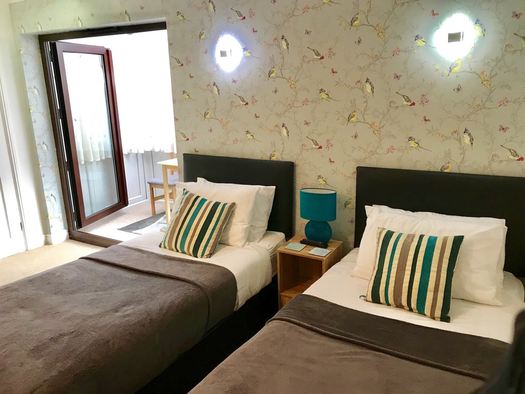 Twin Bedded With En-Suite And Small Conservetory (Full Room) - 1