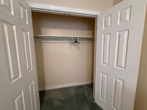 Beautiful, spaceous rooms for rent.