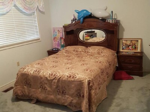 Beautiful, spaceous rooms for rent.