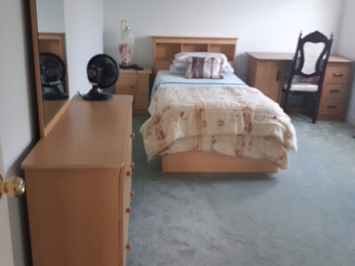 Beautiful, spaceous rooms for rent.