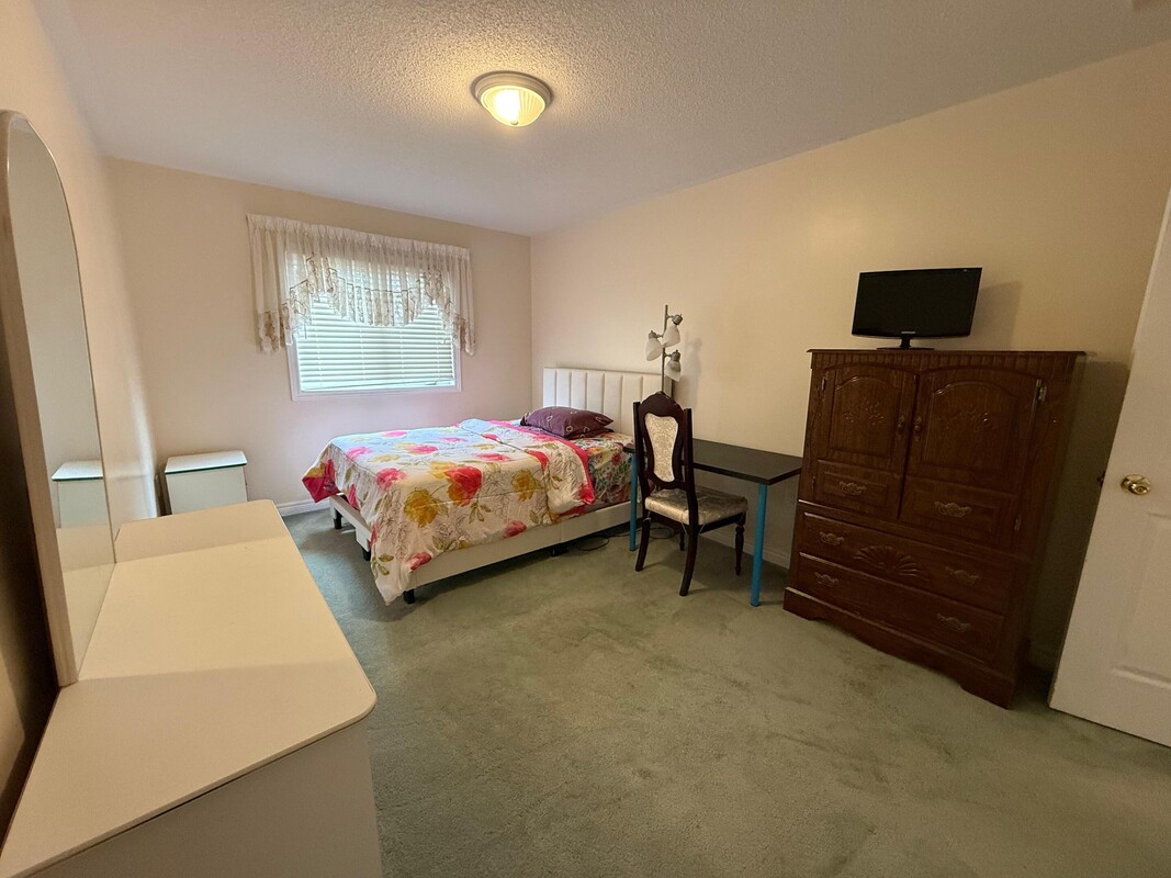  Bedroom # 3(Full Room)  -  Beautiful, spaceous rooms for rent.  - Gallery -  1