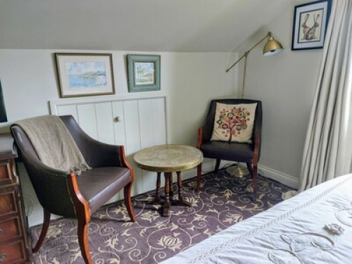 kingsize-ensuite-private-garden-bristol-210933660220240822045948AM