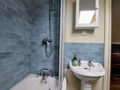 kingsize-ensuite-private-garden-bristol-8990361520240822045953AM
