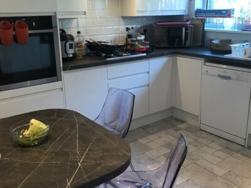 Double Room for a Female Guest - Gallery - 10