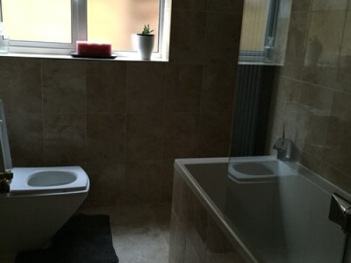 friendly-family-in-pretty-cotswold-birmingham-104523999020240822051440AM