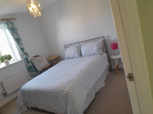 friendly-down-to-earth-host-nottingham-131929445120240822052807AM