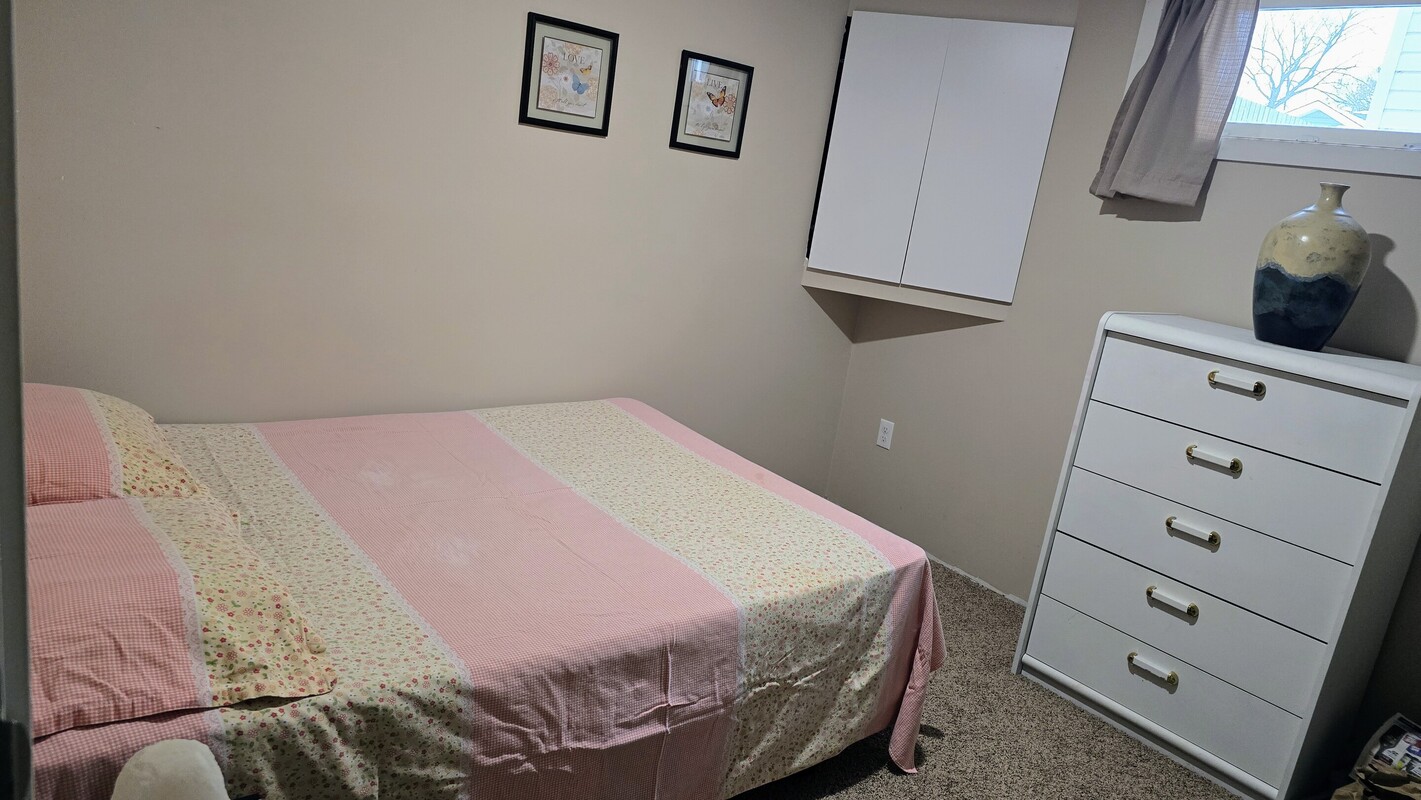  Room 2(Single Bed)  -  Comfortable 2 Bedrooms House Suite   - Gallery -  1