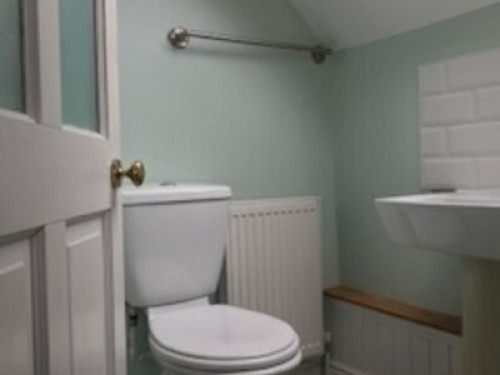 welcoming-townhouse-in-wales-birmingham-72010192520240822053254AM
