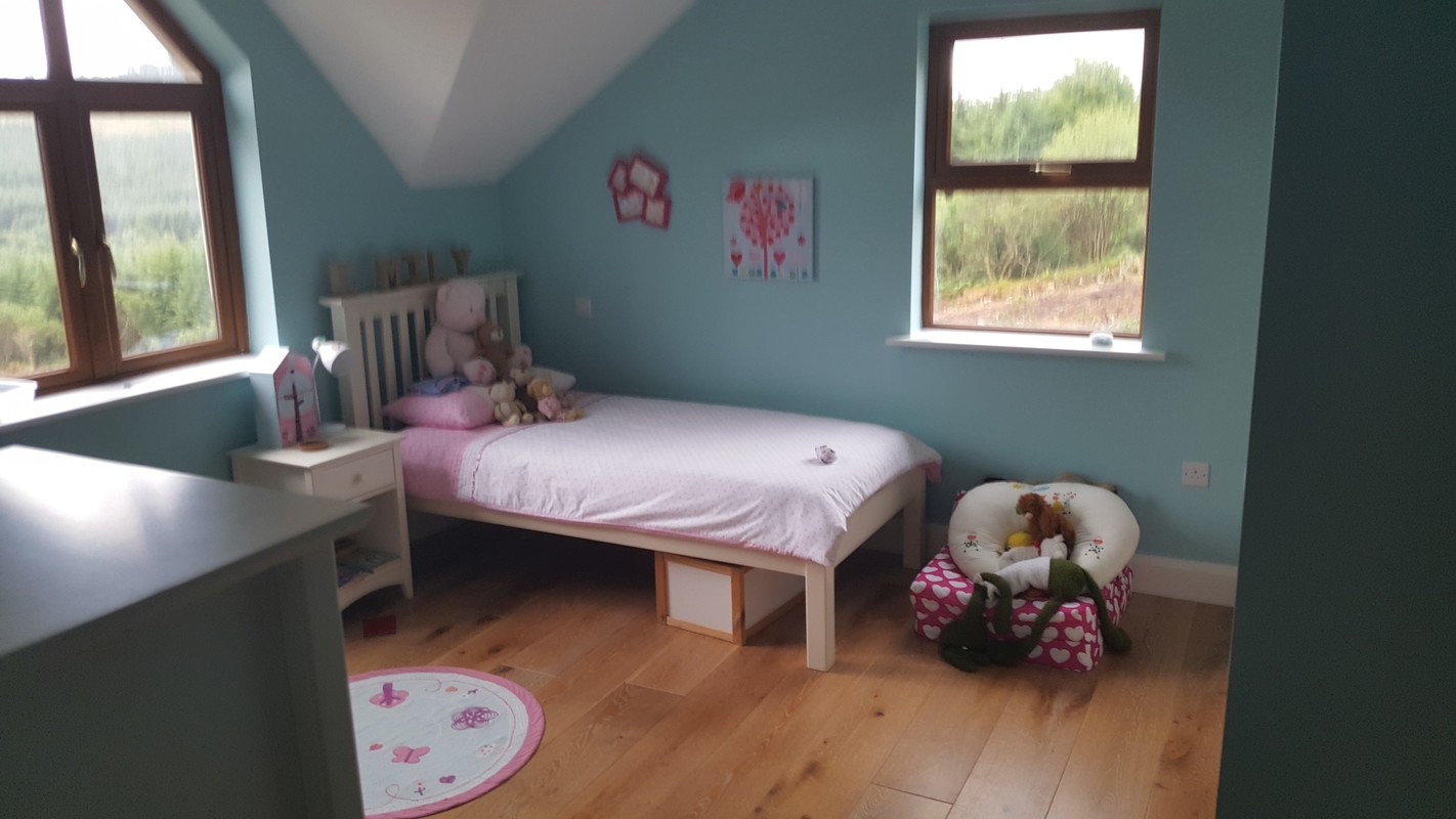  Large En-Suite Bedroom(Full Room)  -  Rural, tranquil and idealistic.....  - Gallery -  1