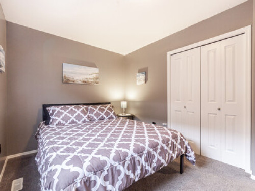 Modern/2bed/garage/King/Queen bed 